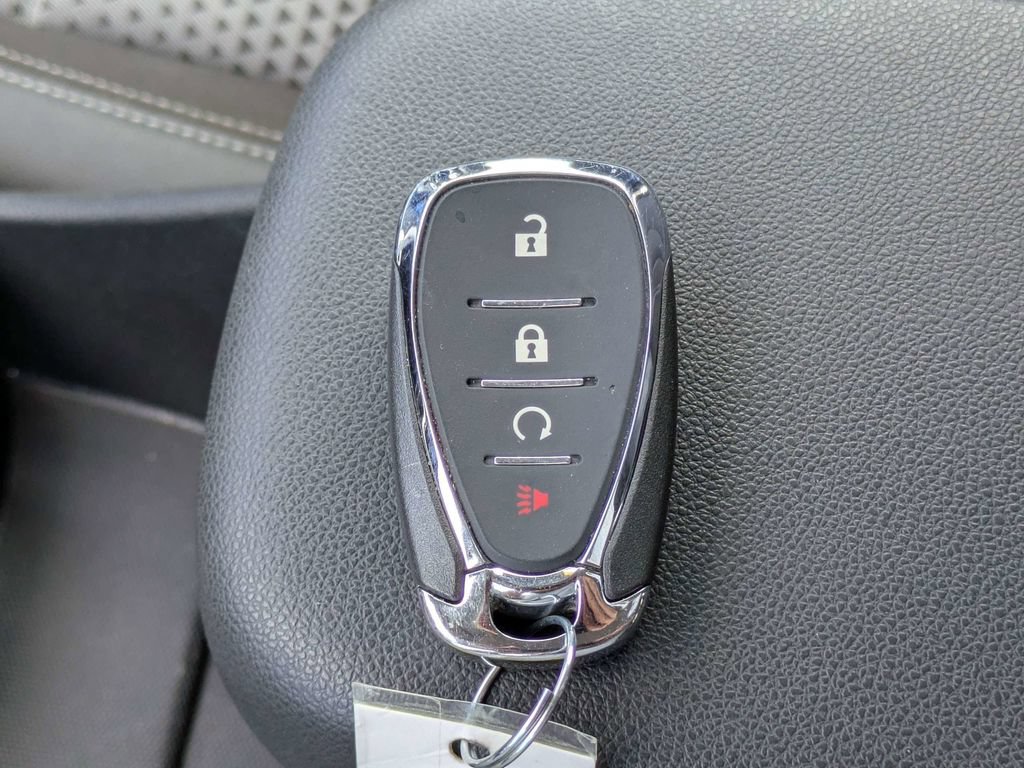 Used 2025 Chevrolet Trax LT w/ LT Convenience Package FWD image 28