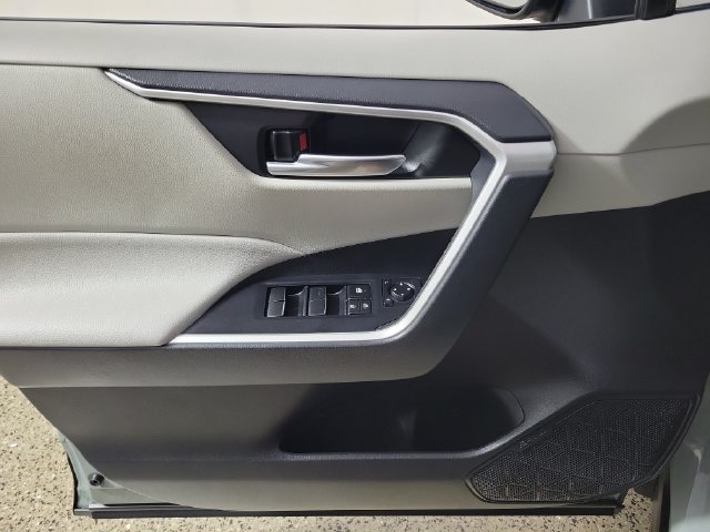 Used 2021 Toyota RAV4 XLE Premium FWD image 22