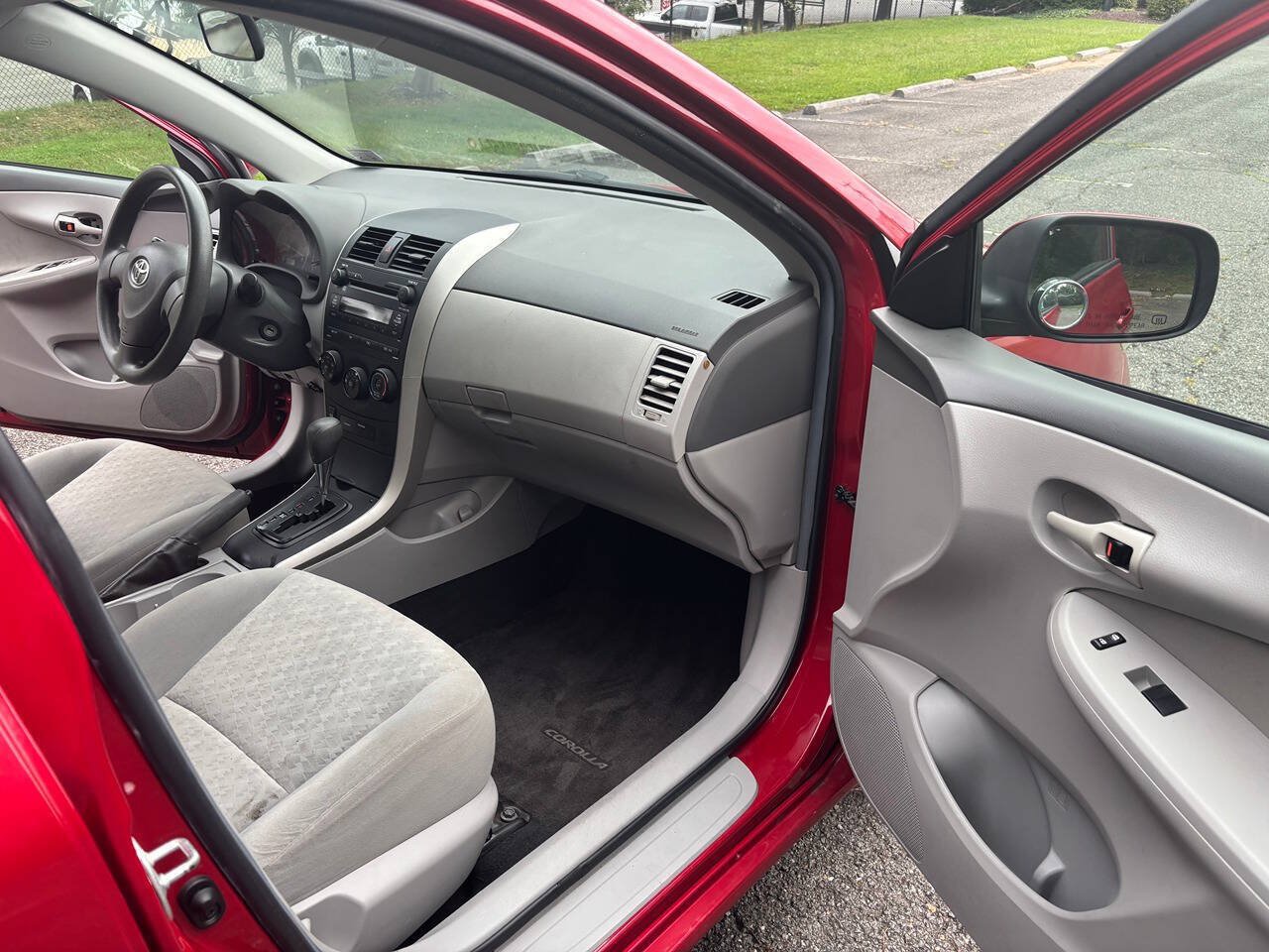 Used 2009 Toyota Corolla LE FWD image 21