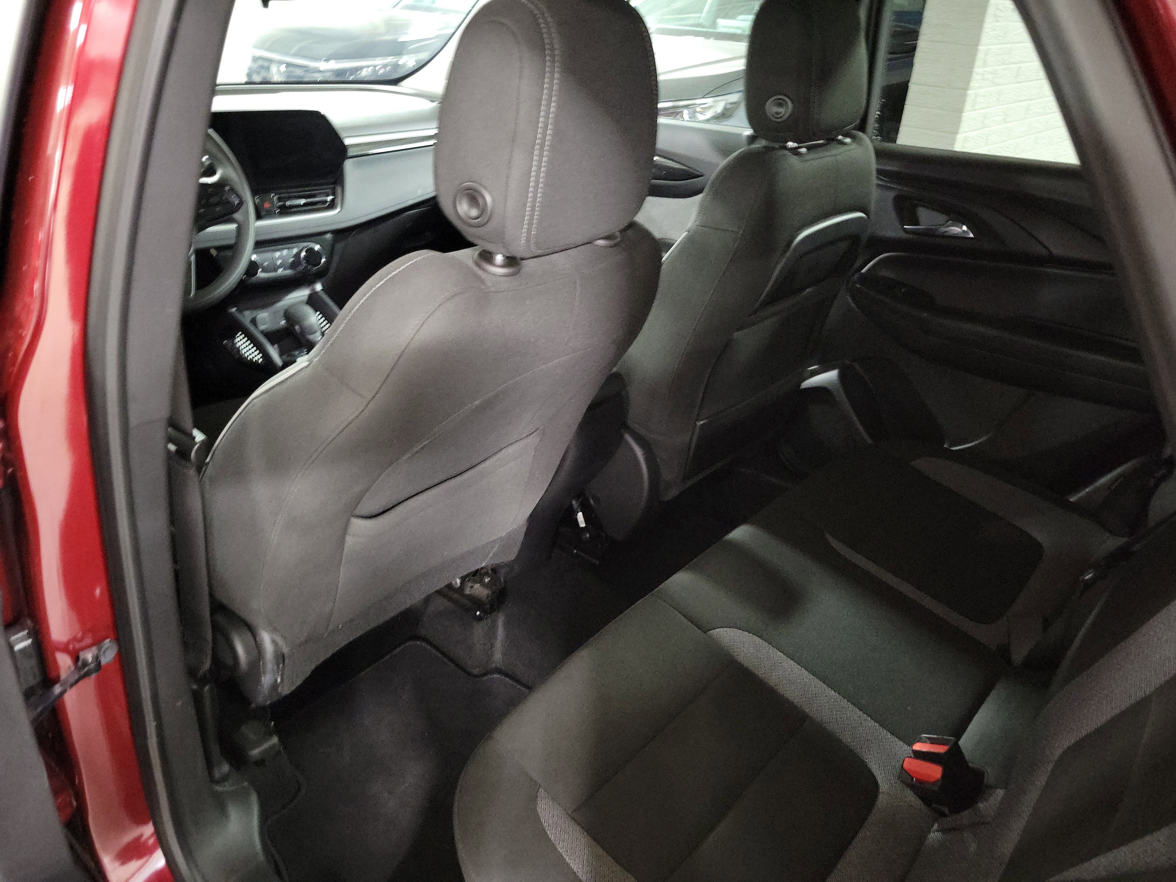 Used 2025 Chevrolet TrailBlazer LT AWD/4WD image 10