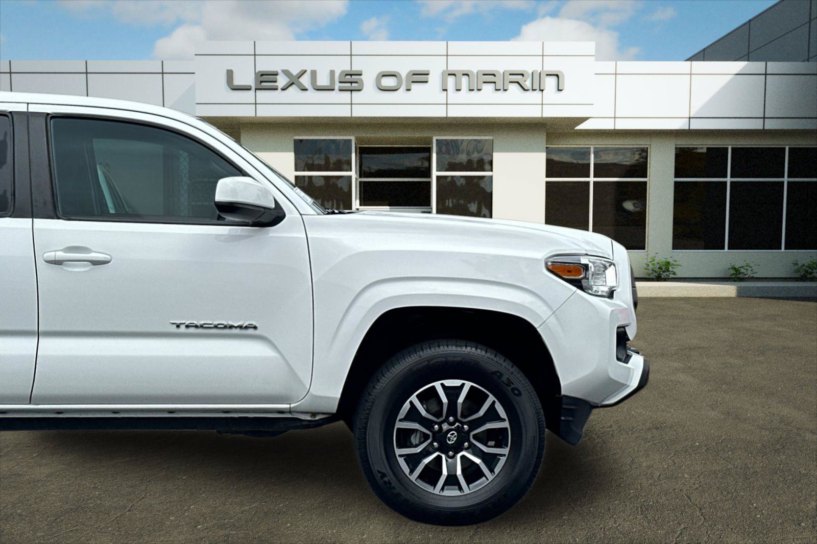 Used 2020 Toyota Tacoma SR5 RWD image 31