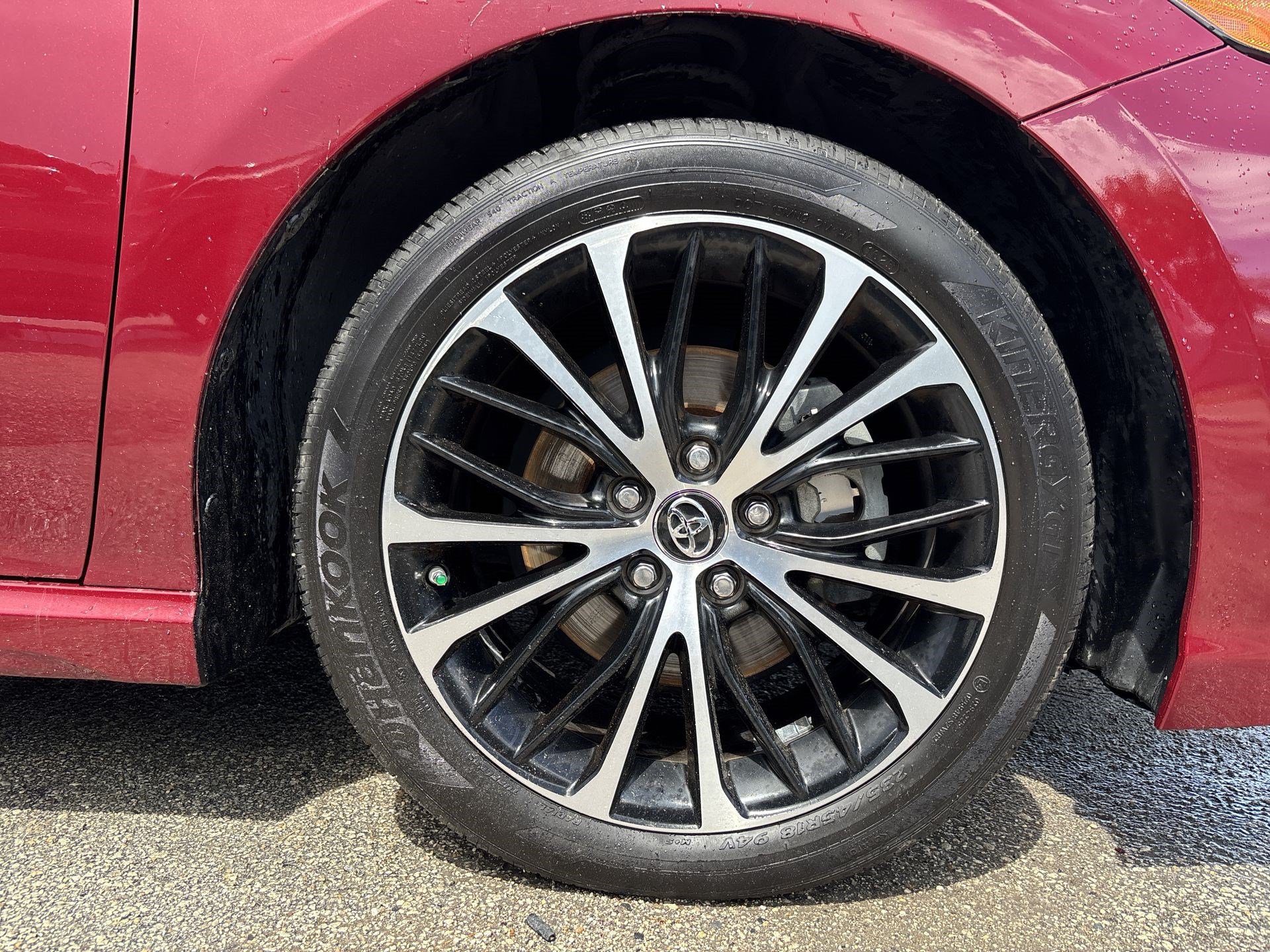 Used 2018 Toyota Camry SE FWD image 18