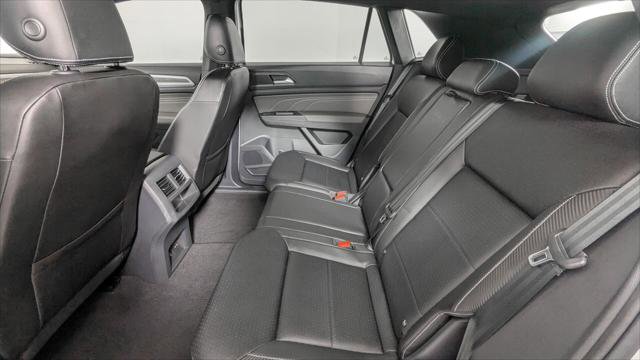Used 2023 Volkswagen Atlas Cross Sport SE FWD image 17