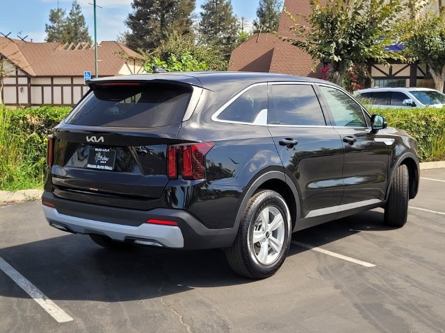 New 2026 Kia Sorento LX FWD image 4