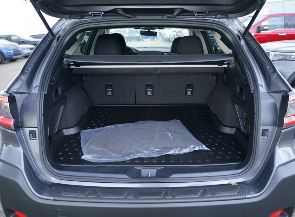 Used 2025 Subaru Outback Premium w/ Popular Package #1A image 25