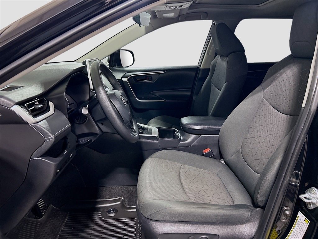 Used 2024 Toyota RAV4 XLE image 17