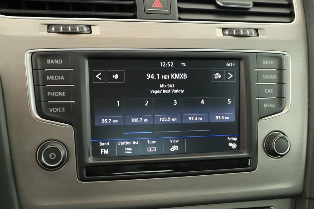 Used 2017 Volkswagen Golf S image 26