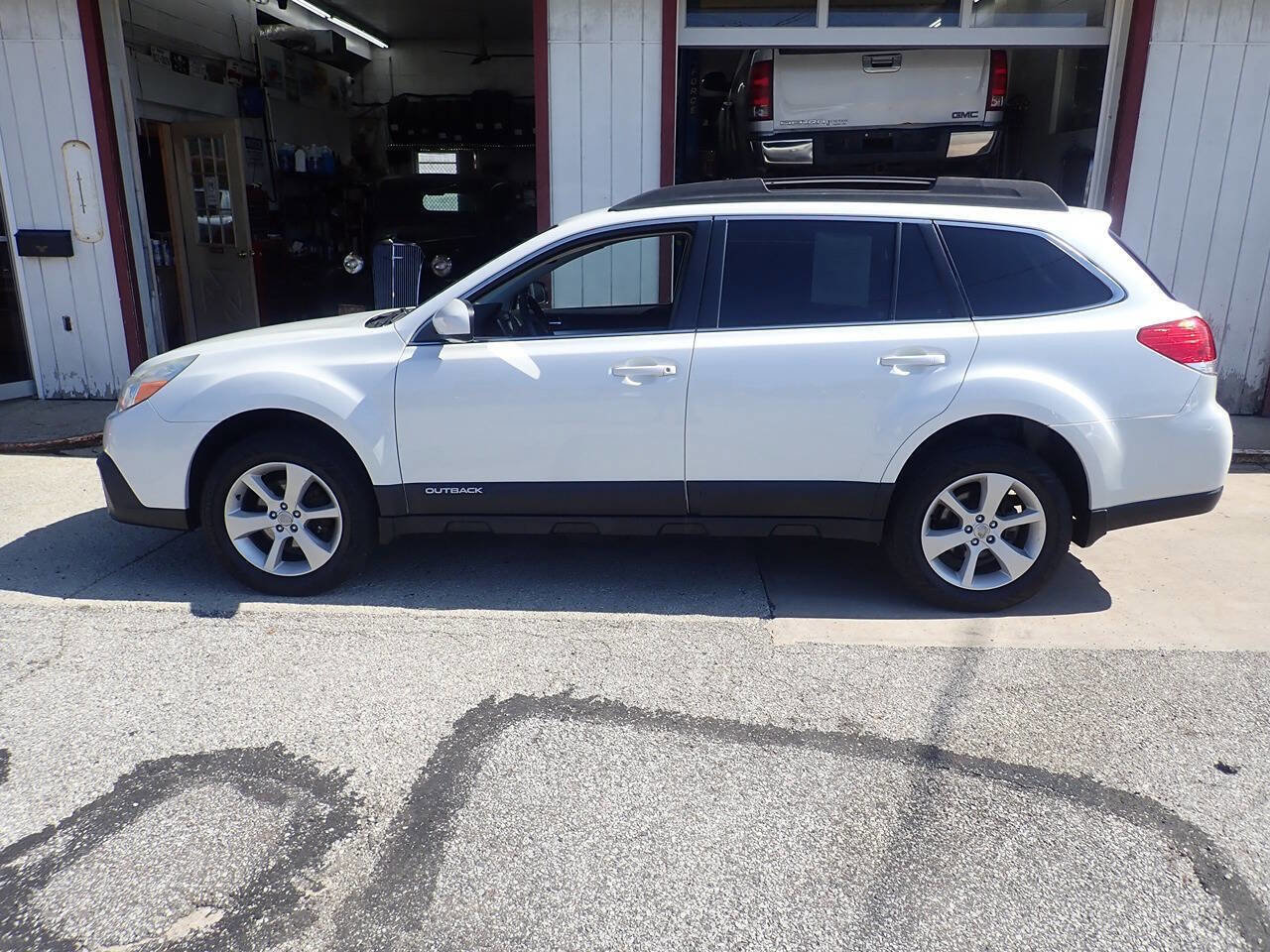 Used 2013 Subaru Outback 2.5i Premium w/ Popular Pkg 1B image 17