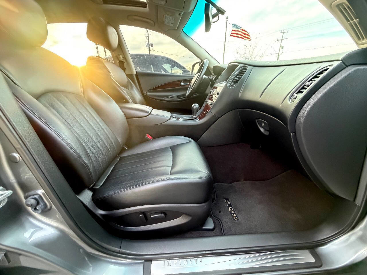 Used 2016 INFINITI QX50 Journey w/ Premium Package AWD/4WD image 14