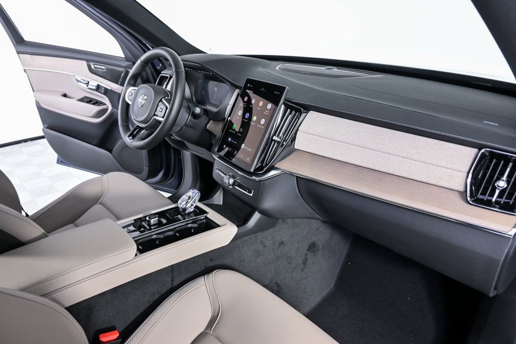 Certified 2026 Volvo XC90 B6 Plus w/ Protection Package Premier image 27