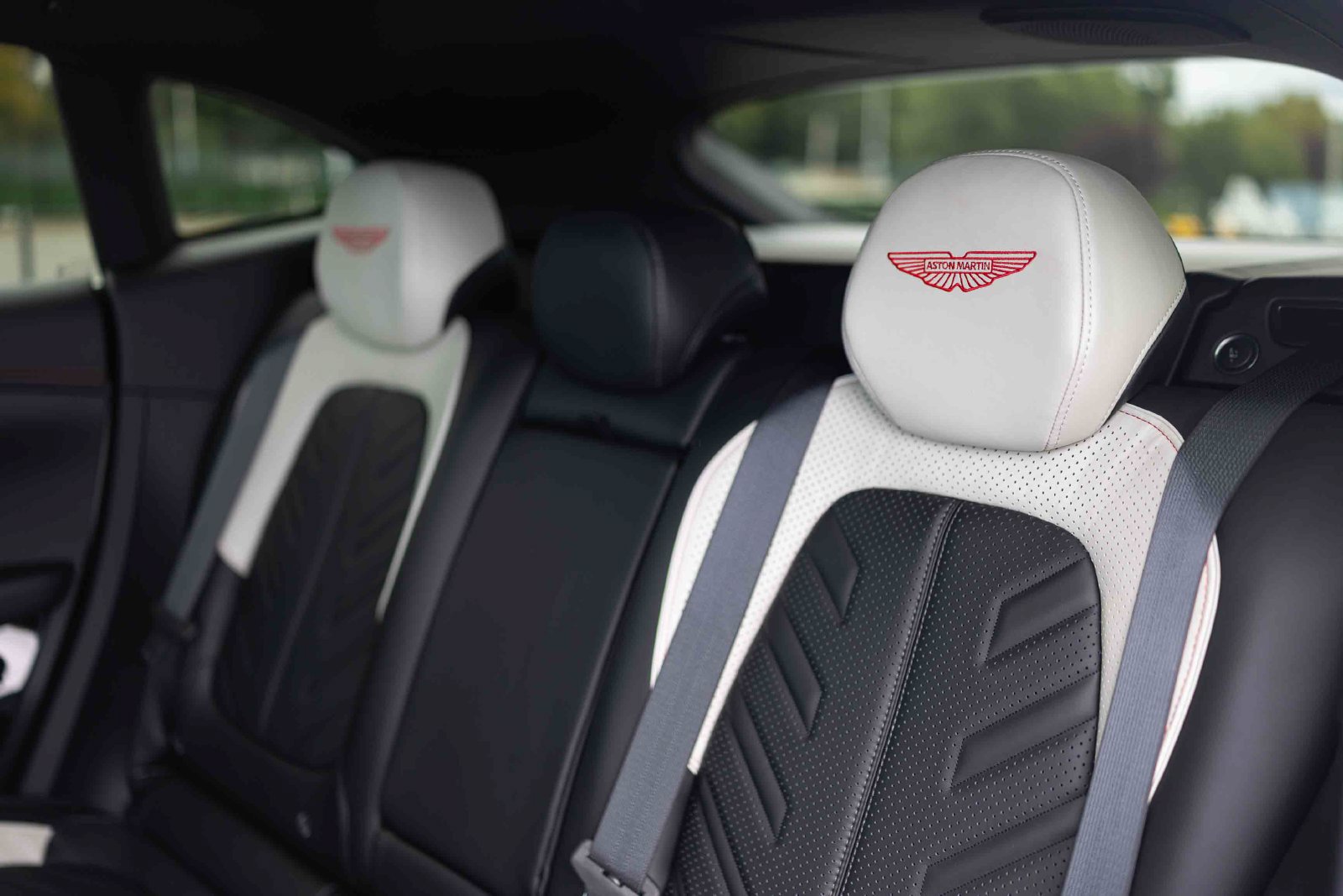 New 2026 Aston Martin DBX S AWD/4WD image 22