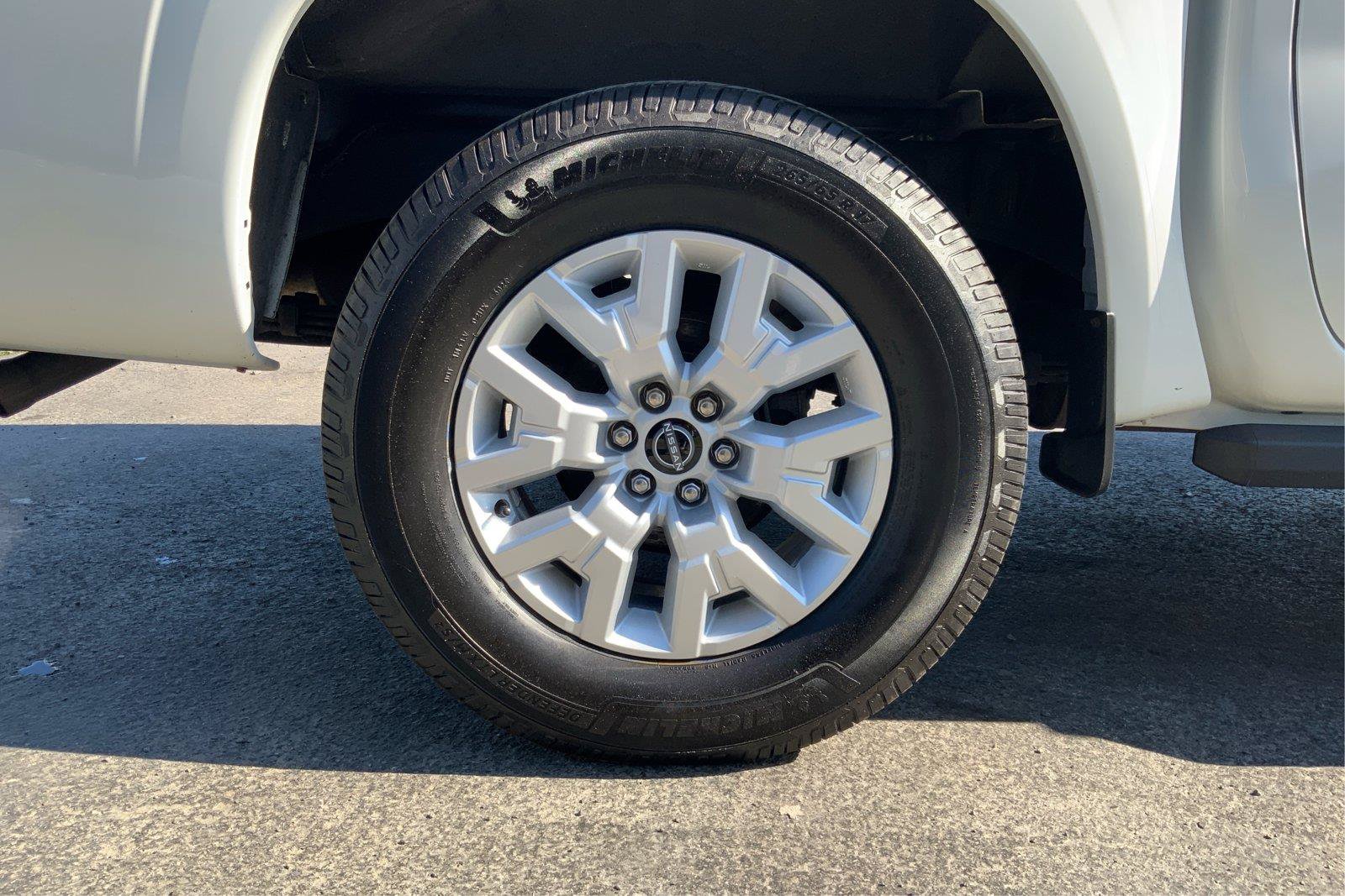 Used 2022 Nissan Frontier SV AWD/4WD image 26