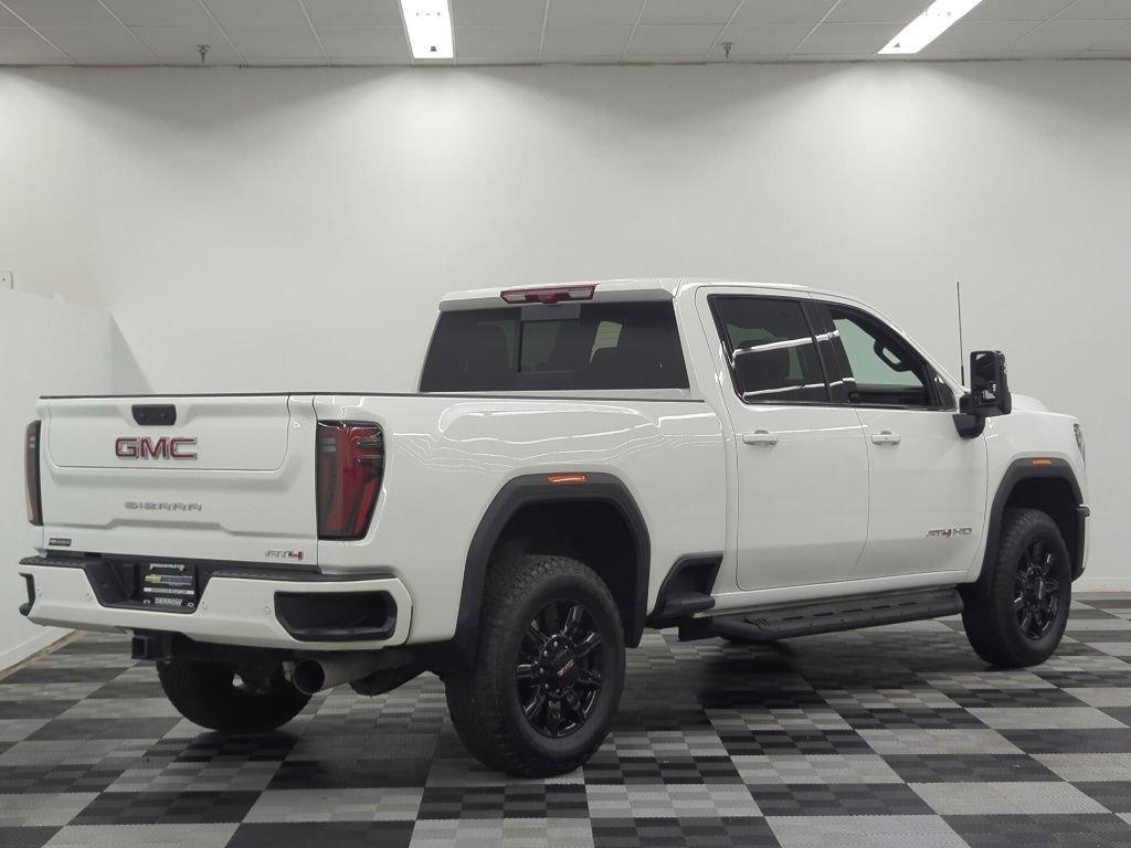 Used 2026 GMC Sierra 2500 AT4 w/ Technology Package AWD/4WD image 7