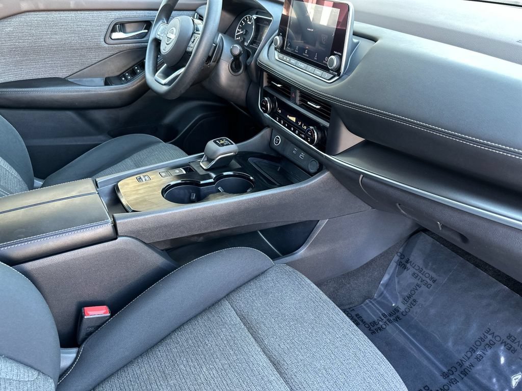 Used 2023 Nissan Rogue SV FWD image 15