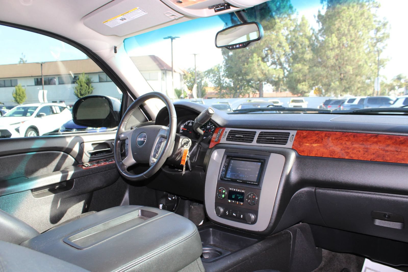 Used 2013 GMC Yukon SLT AWD/4WD image 26