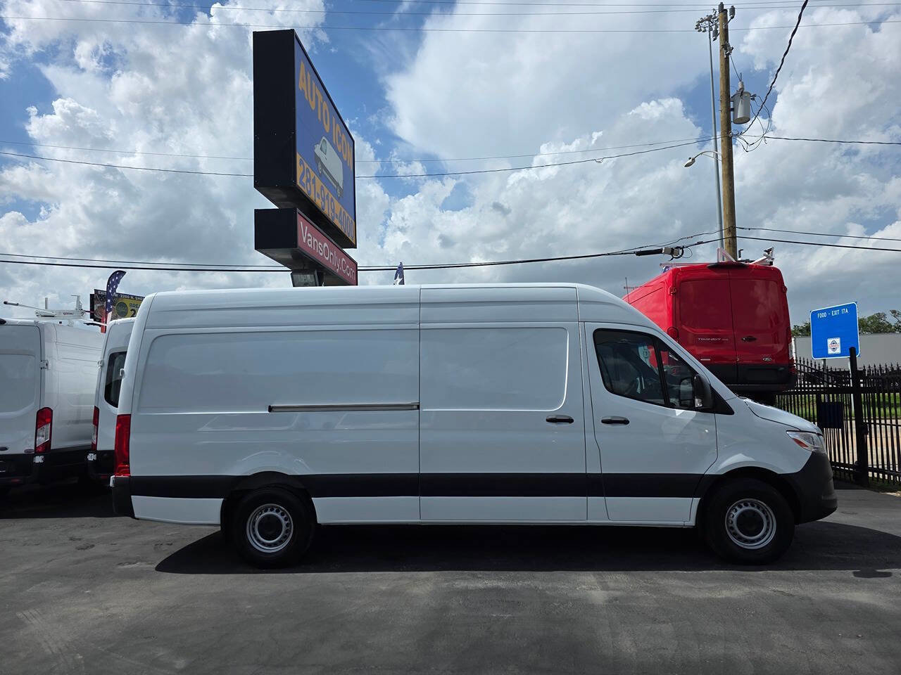 Used 2021 Freightliner Sprinter 2500 image 3