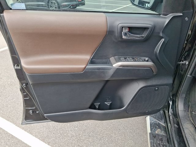 Used 2018 Toyota Tacoma Limited AWD/4WD image 9