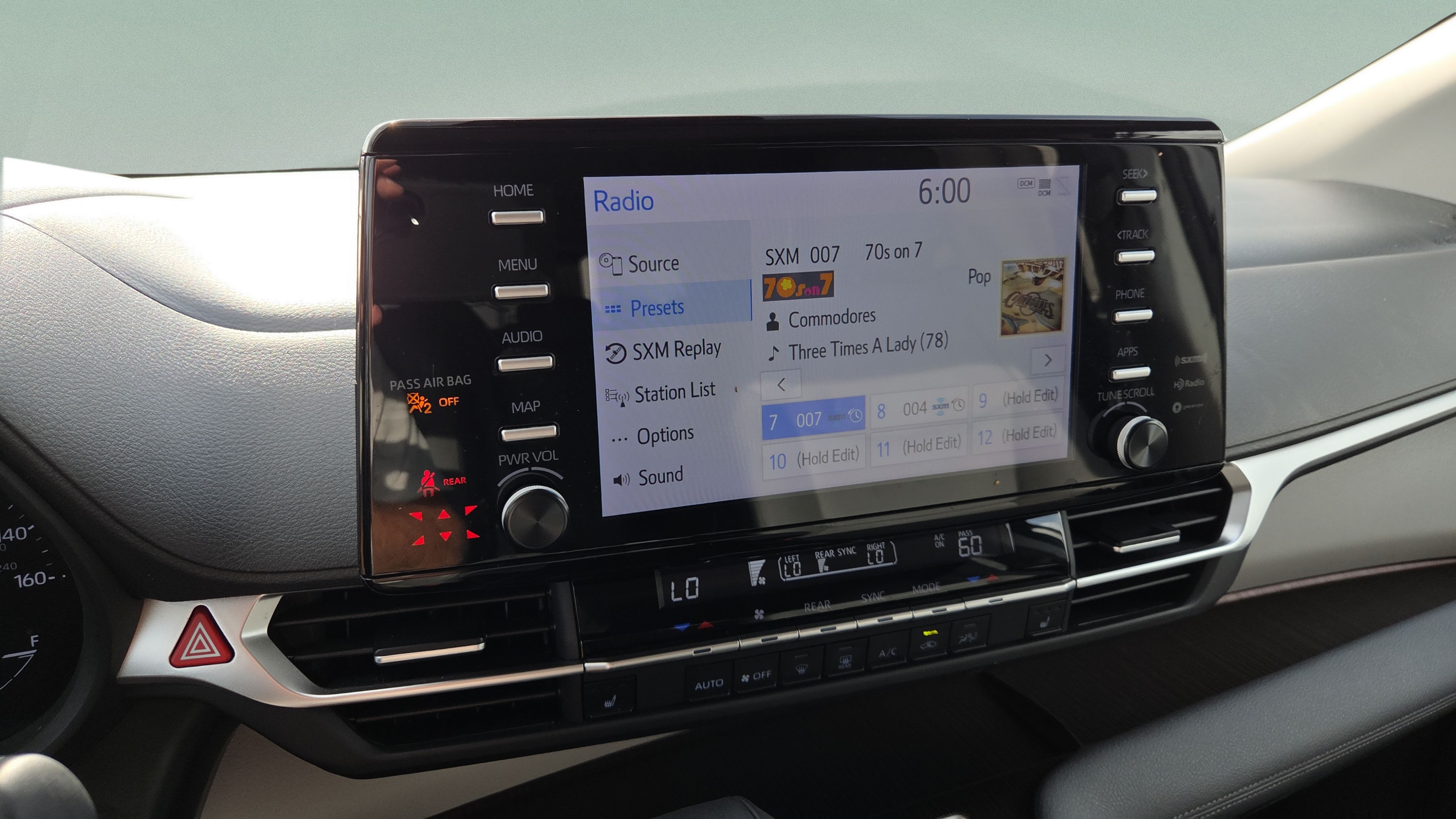 Certified 2024 Toyota Sienna XLE FWD image 23