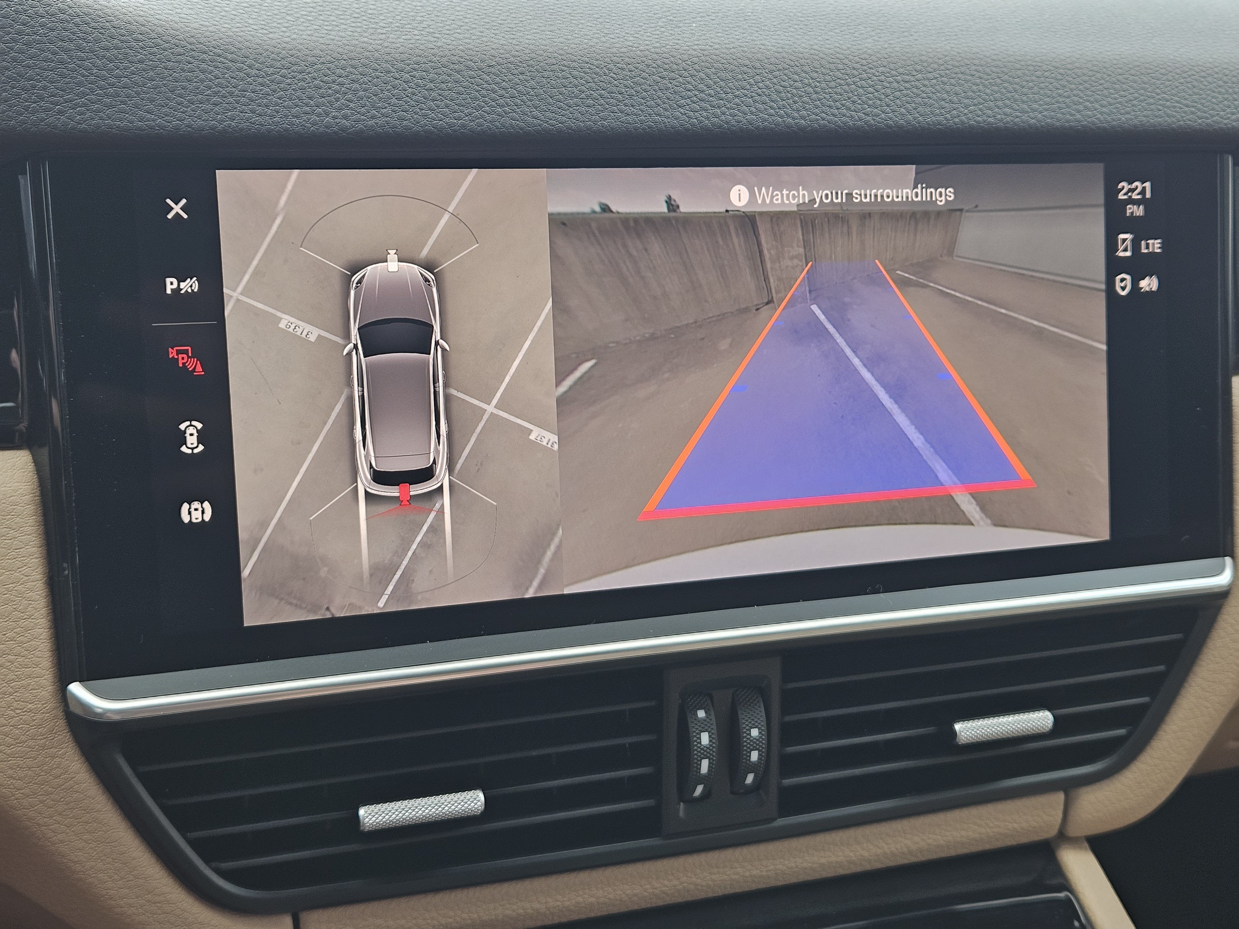 Certified 2023 Porsche Cayenne AWD/4WD image 18