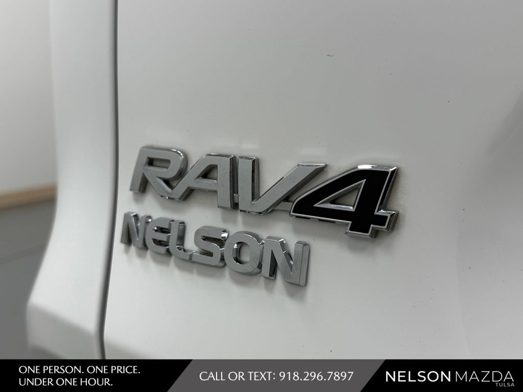 Used 2020 Toyota RAV4 XLE Premium FWD image 17