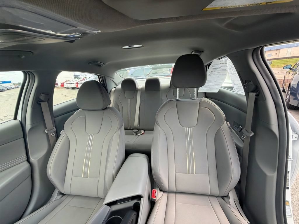 Used 2025 Hyundai Elantra Sport FWD image 25