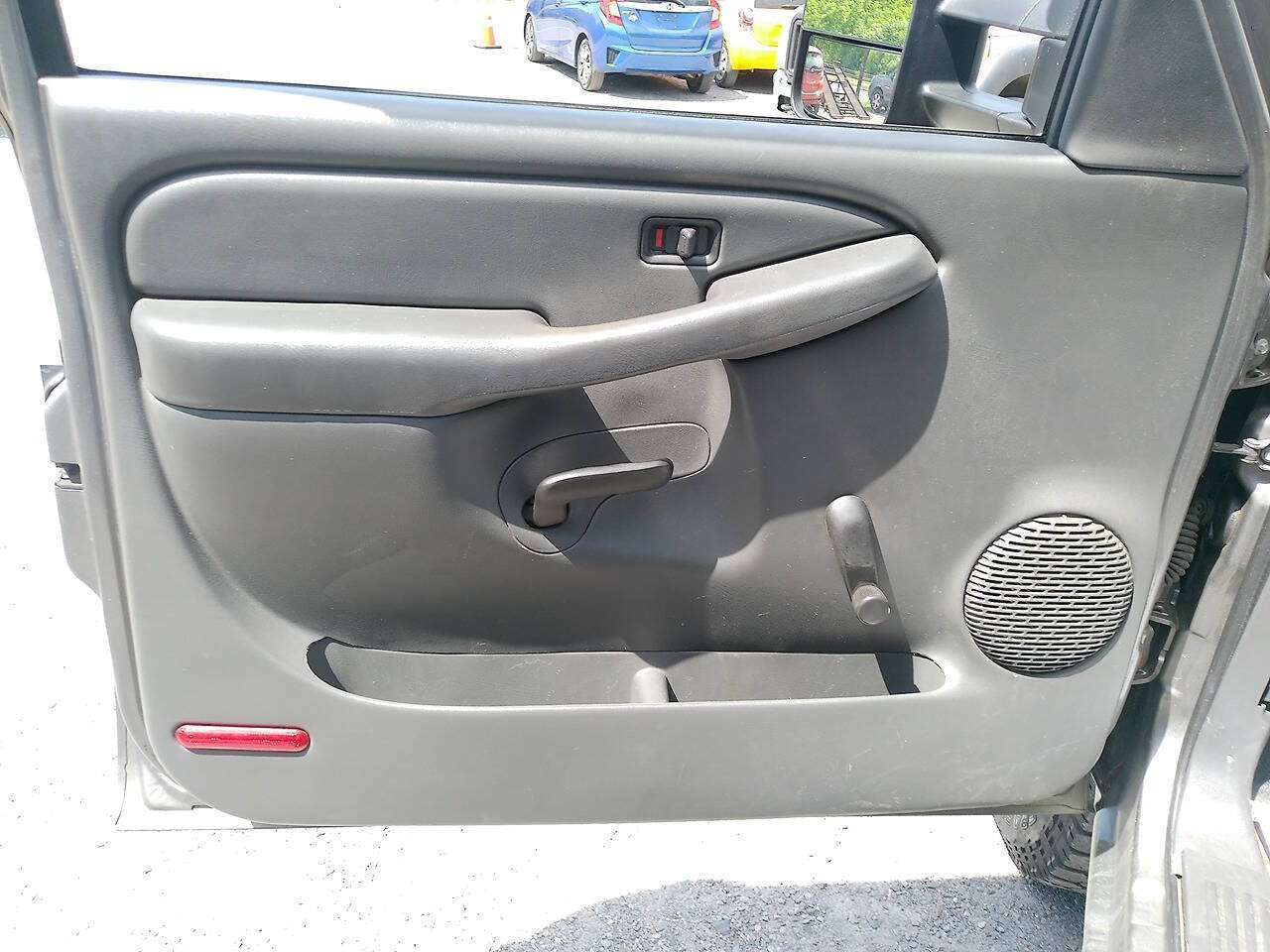 Used 2006 Chevrolet Silverado 2500 W/T w/ Skid Plate Package AWD/4WD image 31