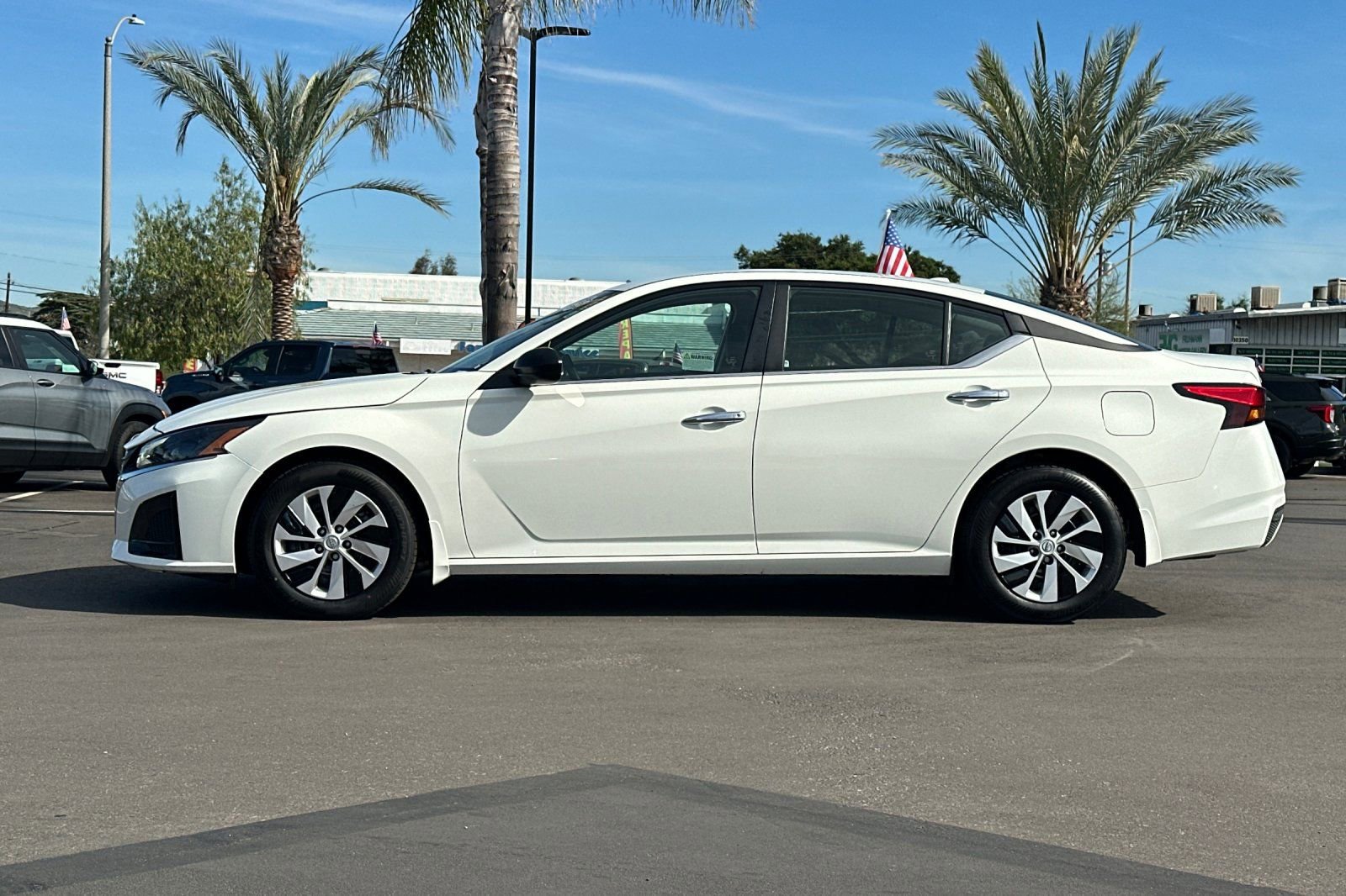 Used 2025 Nissan Altima 2.5 S FWD image 7