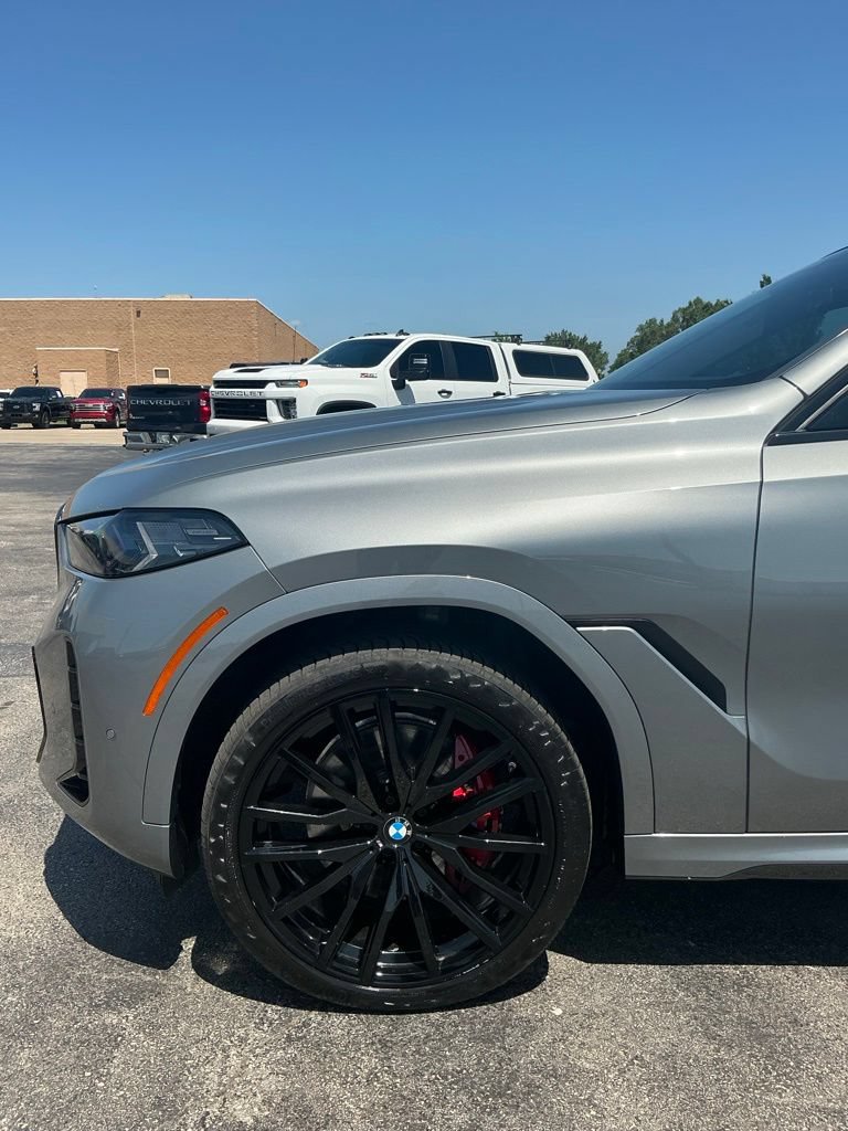 Used 2024 BMW X6 xDrive40i w/ M Sport Professional Package AWD/4WD image 11