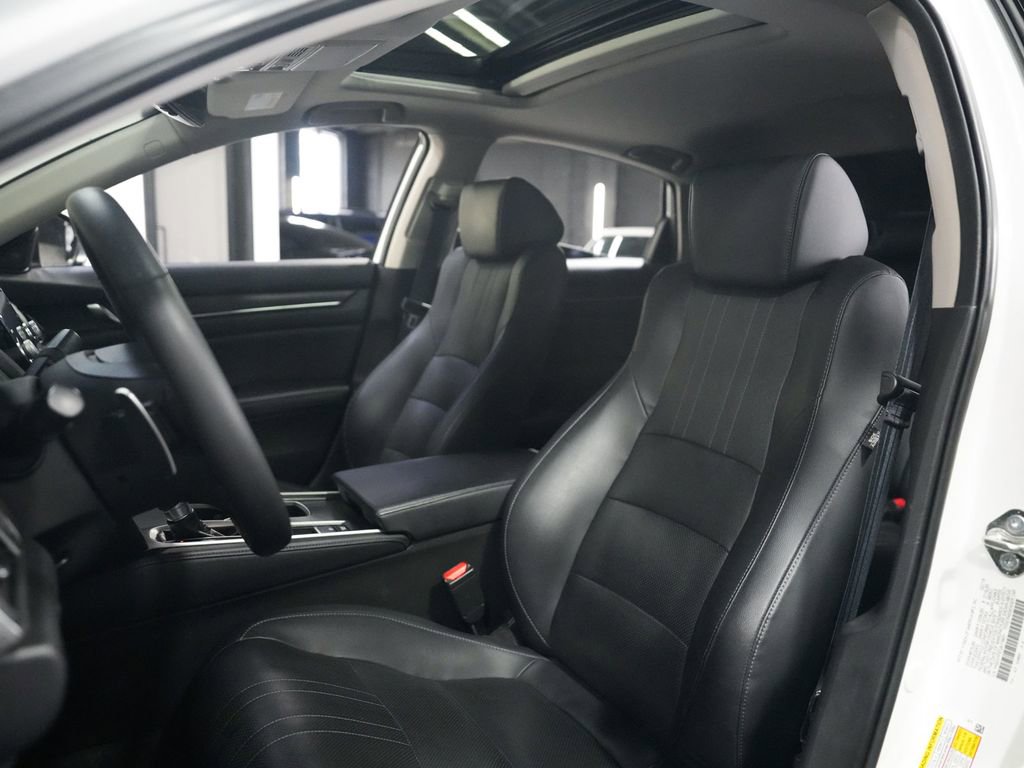 Used 2018 Honda Accord Touring image 31