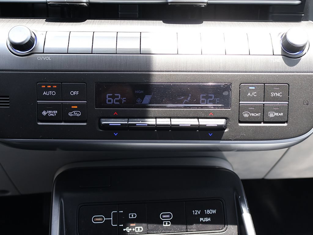 Used 2024 Hyundai Kona SEL FWD image 51