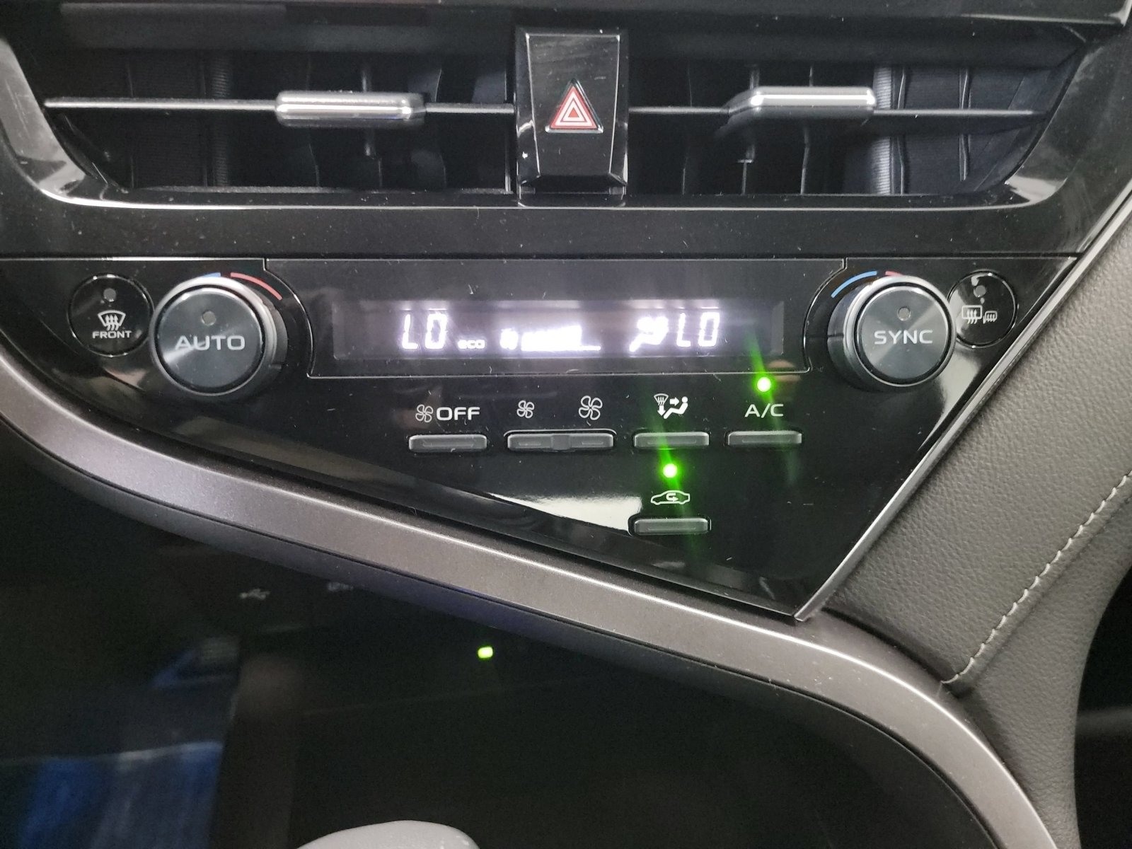 Used 2023 Toyota Camry XSE FWD image 21