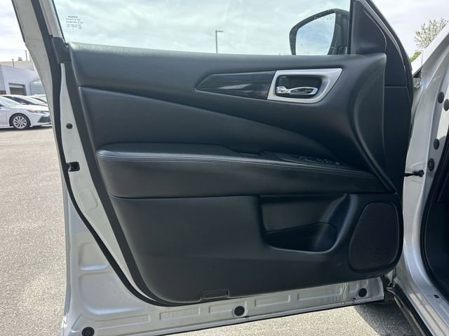 Used 2020 Nissan Pathfinder S image 14