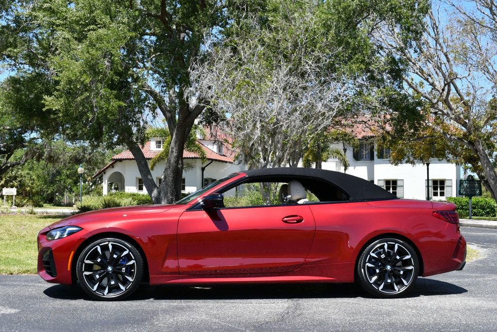 Used 2025 BMW M440i Convertible RWD image 32