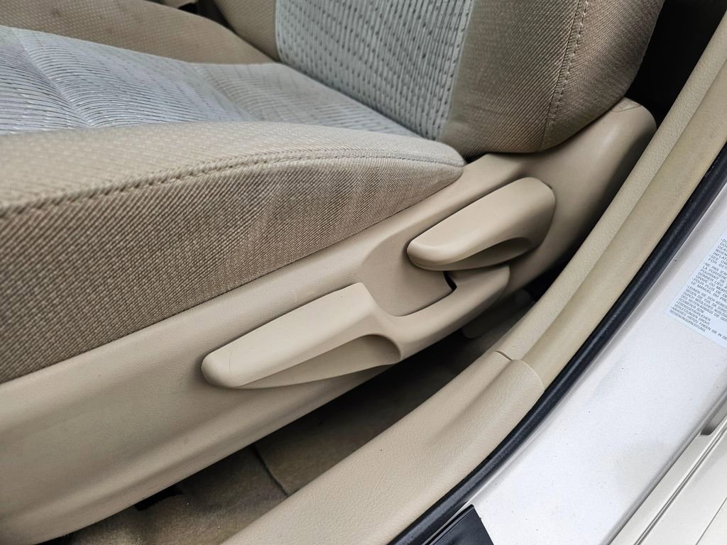 Used 2014 Toyota Camry LE FWD image 21