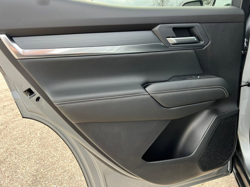 New 2026 GMC Terrain Elevation w/ Elevation Premium Package image 32