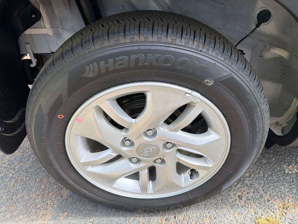 New 2026 Hyundai Venue SE image 17