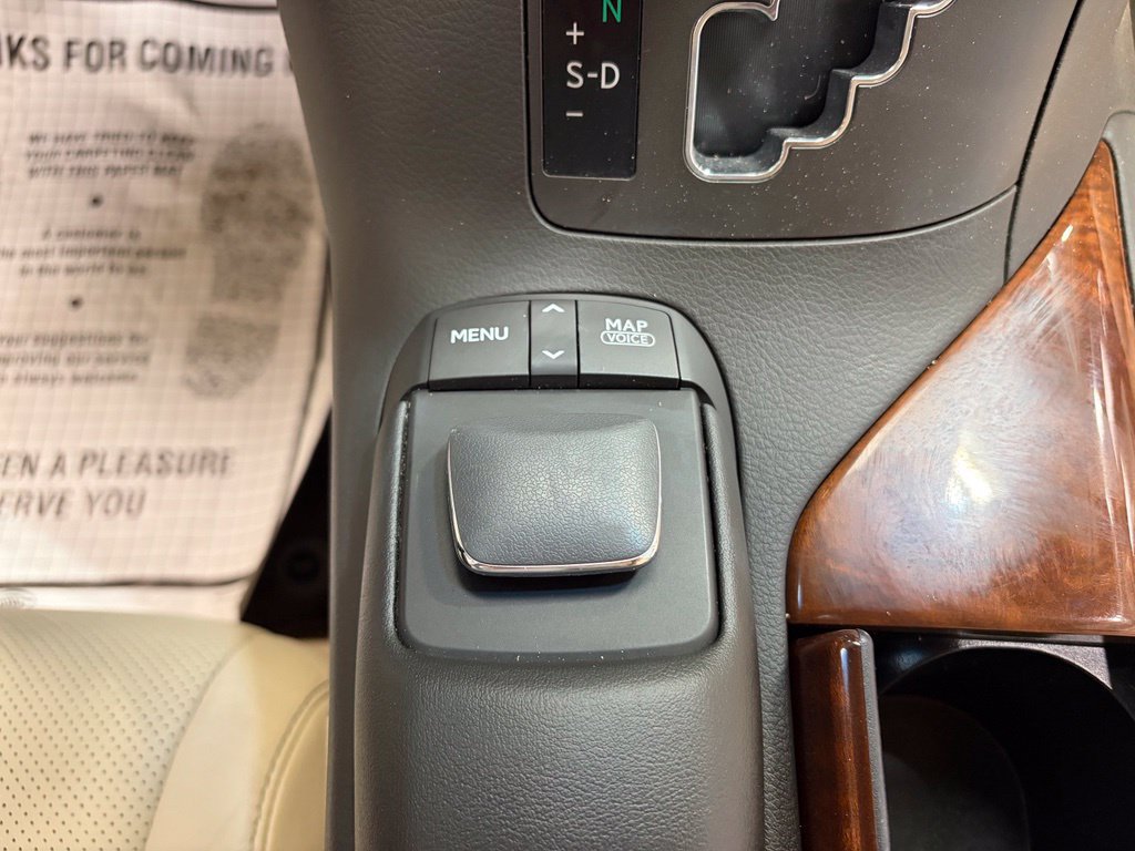 Used 2013 Lexus RX 450h AWD w/ Navigation Pkg image 21