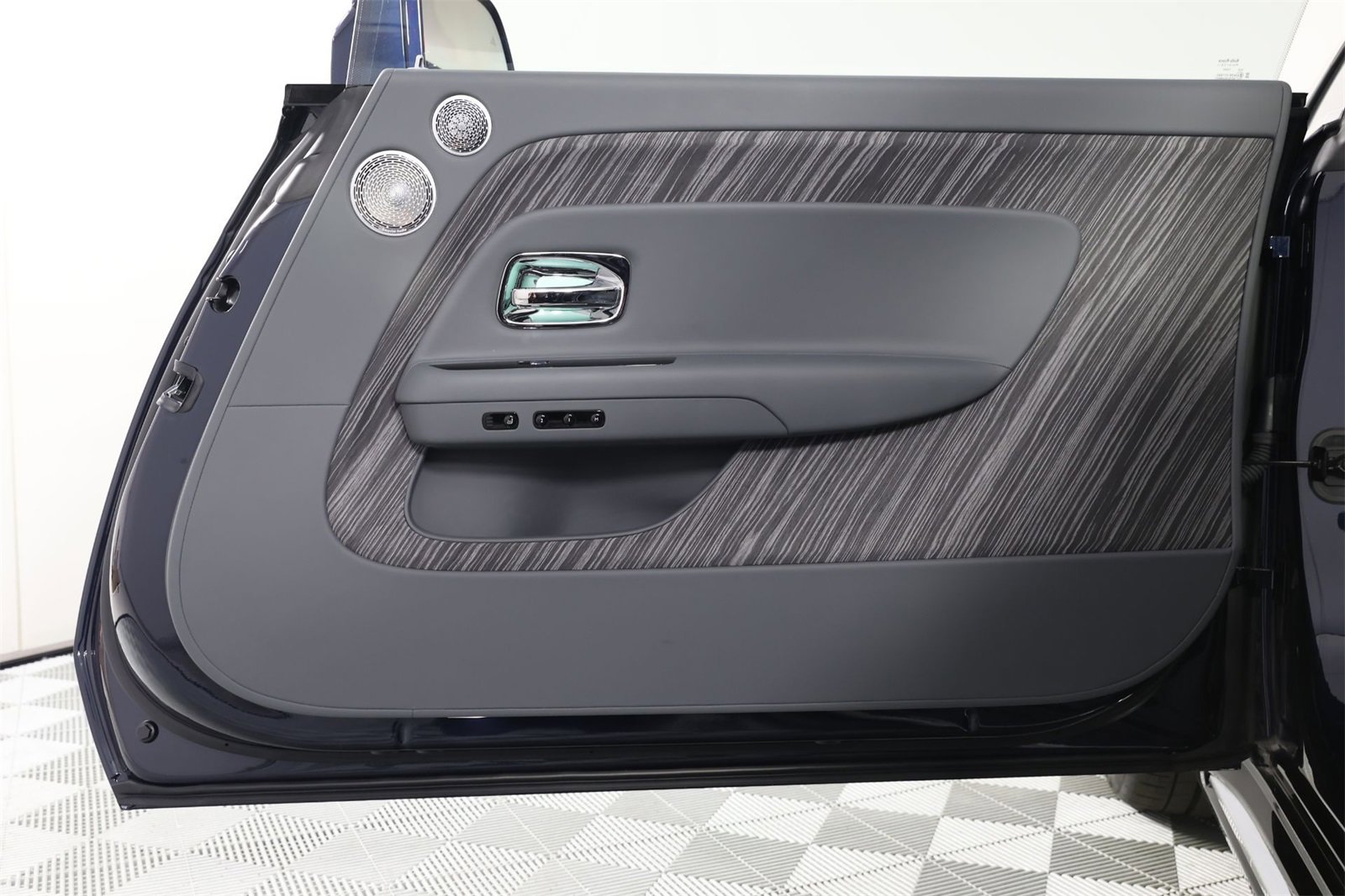 Used 2024 Rolls-Royce Spectre w/ Spectre Launch Package image 23