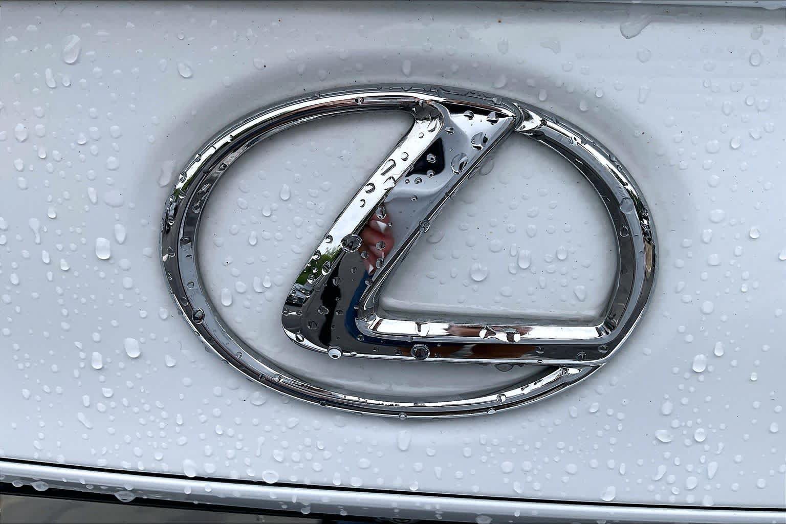 Used 2016 Lexus IS 200t w/ F Sport Package RWD image 31