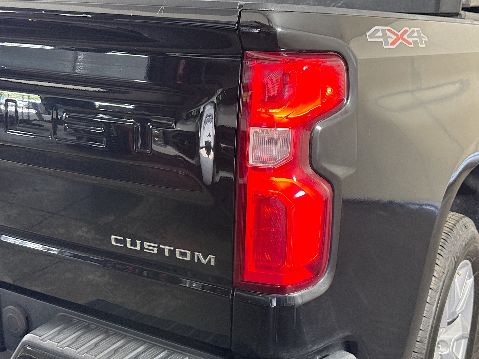 Used 2019 Chevrolet Silverado 1500 Custom w/ Custom Value Package AWD/4WD image 31