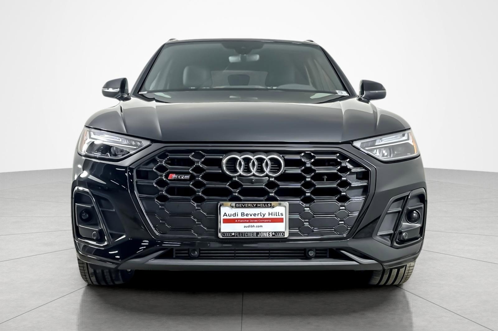 Used 2024 Audi SQ5 Premium Plus w/ Premium Plus Package image 8