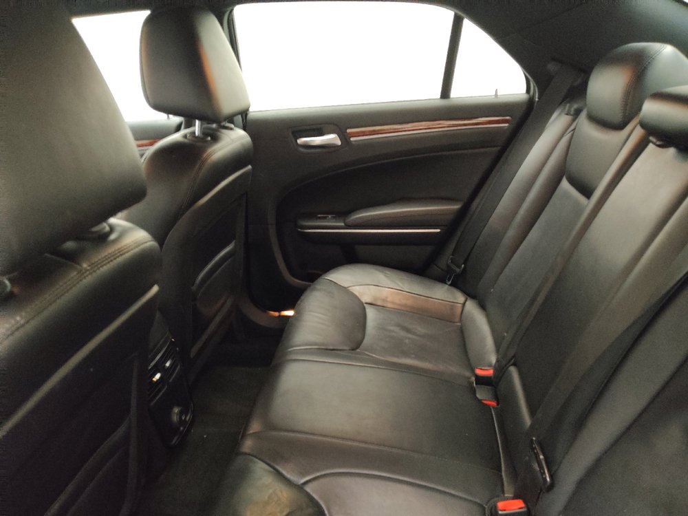 Used 2013 Chrysler 300 image 18