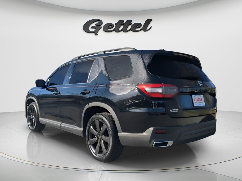 Used 2025 Honda Pilot Black Edition image 7