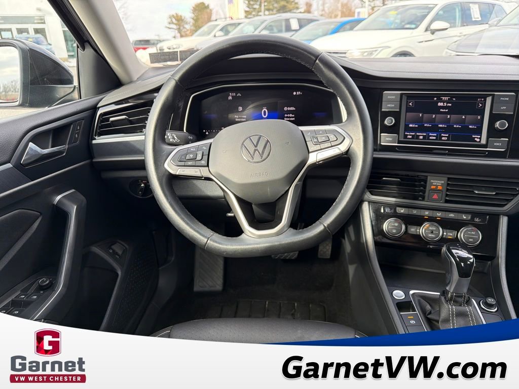 Certified 2024 Volkswagen Jetta SE image 14