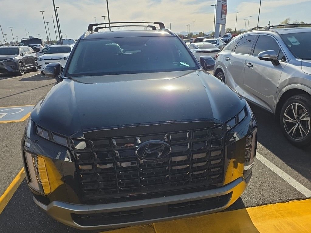 Used 2024 Hyundai Palisade SEL w/ Premium Package FWD image 2