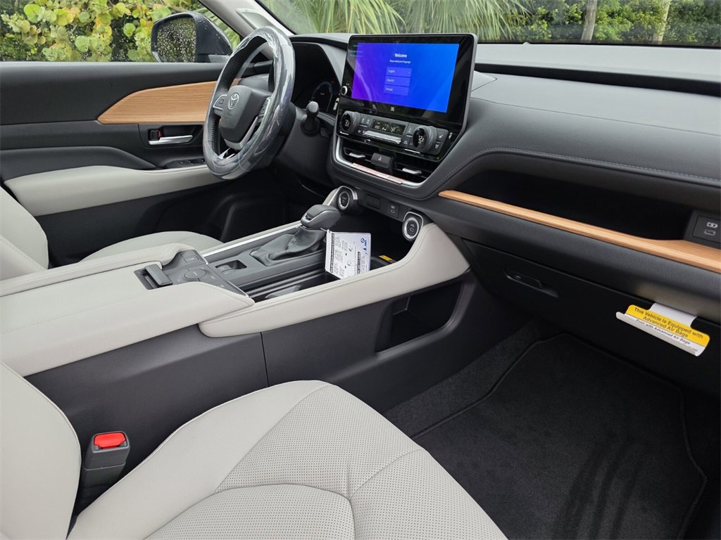 New 2026 Toyota Grand Highlander Limited image 13