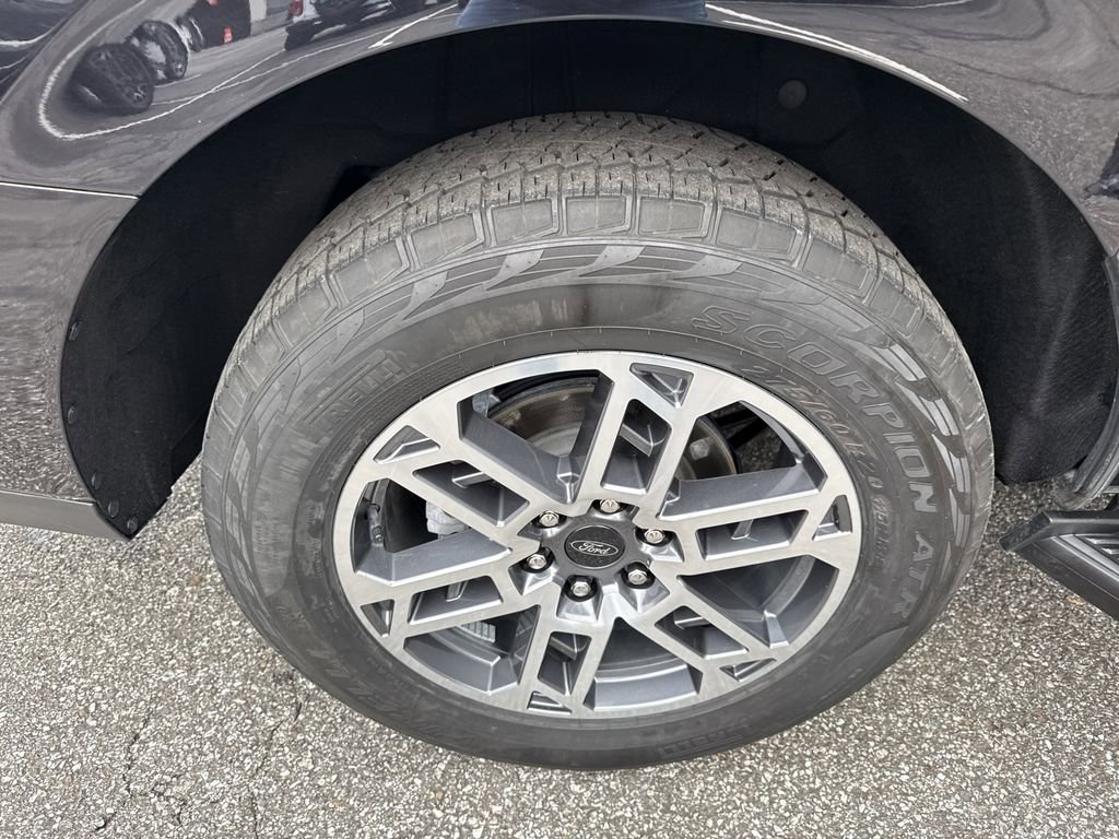 Used 2025 Ford Expedition Max Active image 18