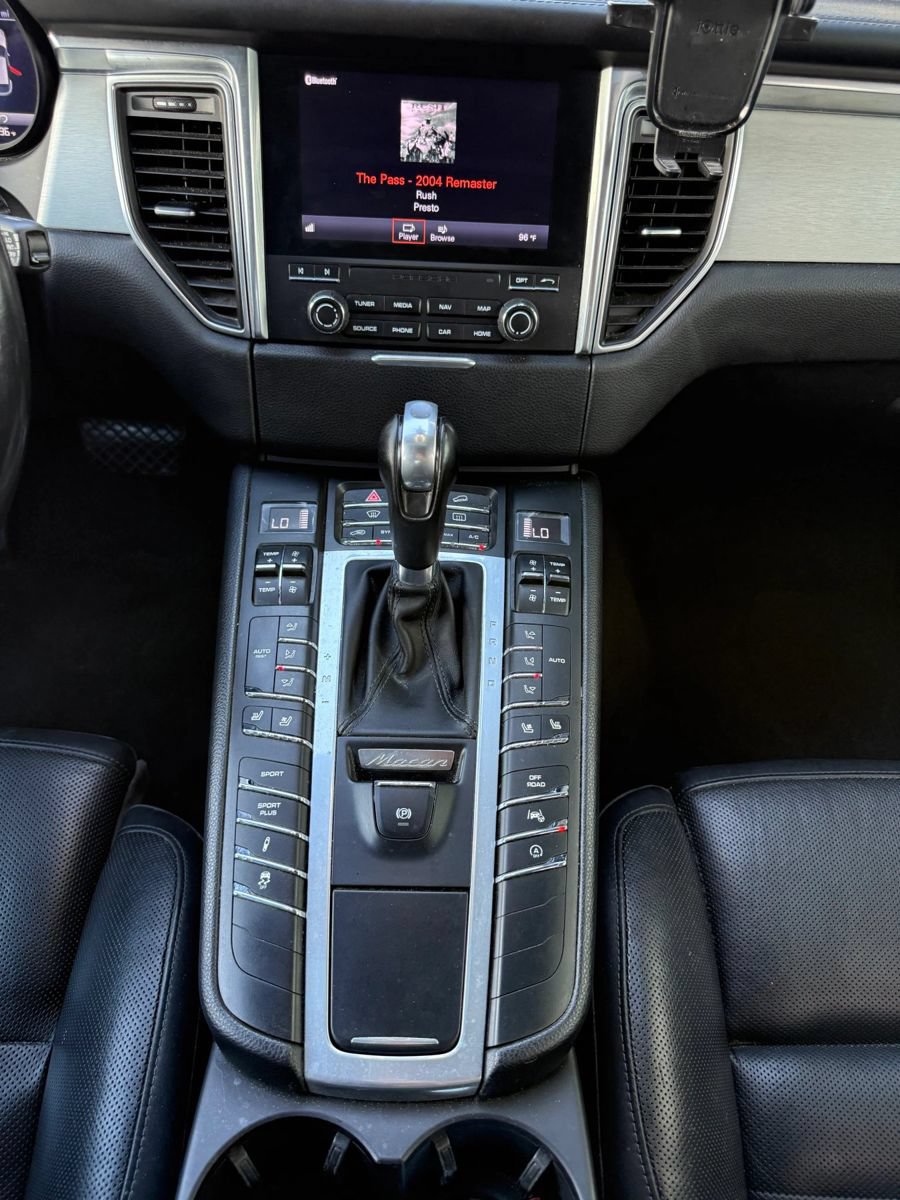 Used 2017 Porsche Macan Turbo w/ Premium Package Plus AWD/4WD image 23