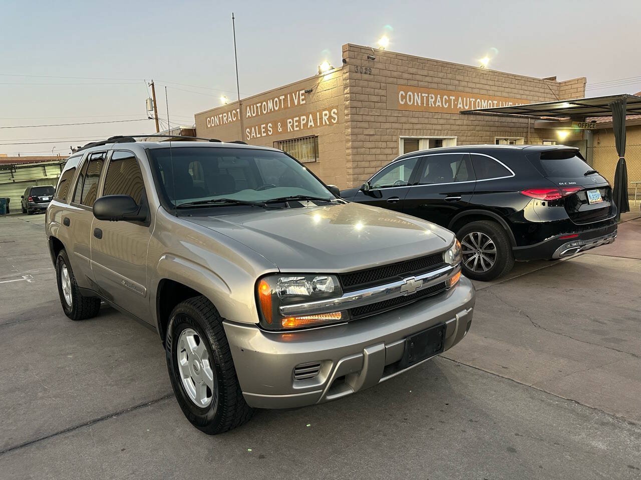 Used 2002 Chevrolet TrailBlazer LS w/ Preferred Equipment Group RWD image 2