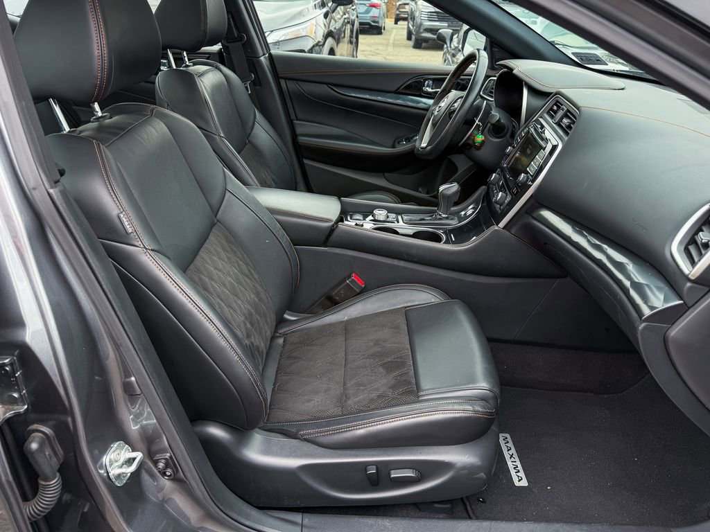 Certified 2023 Nissan Maxima SR w/ Sport Mat Group image 12